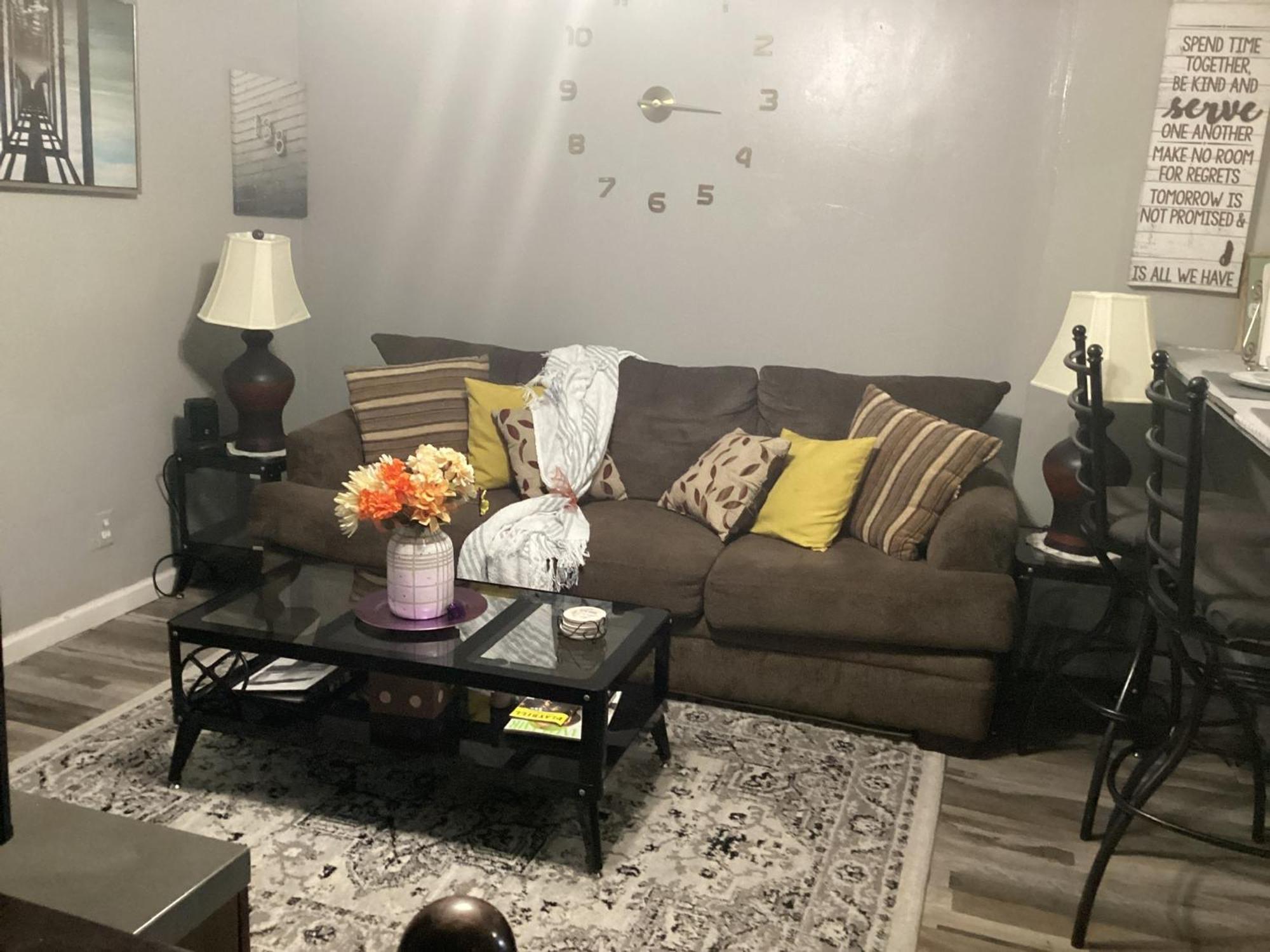 Call Hone Apartment *
